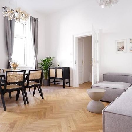 Boutique Suite Near Museum District Wenen Buitenkant foto